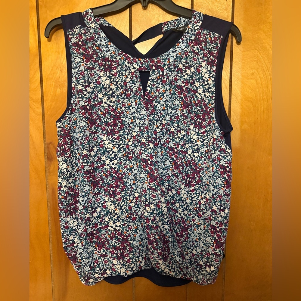41 Hawthorn Floral Sleeveless Blouse - Red and Blue